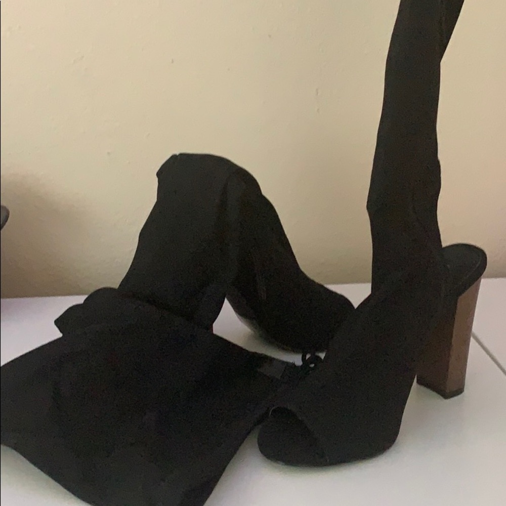 High thighs boots